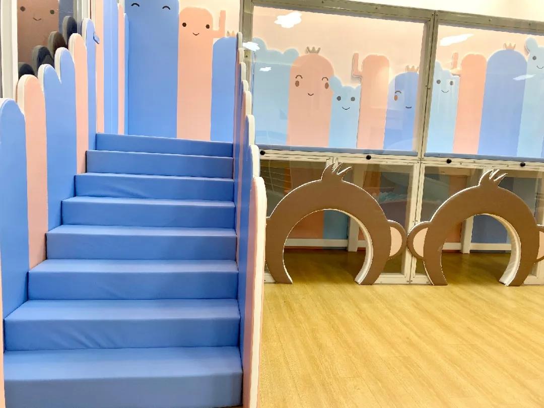幼儿园室内滑梯